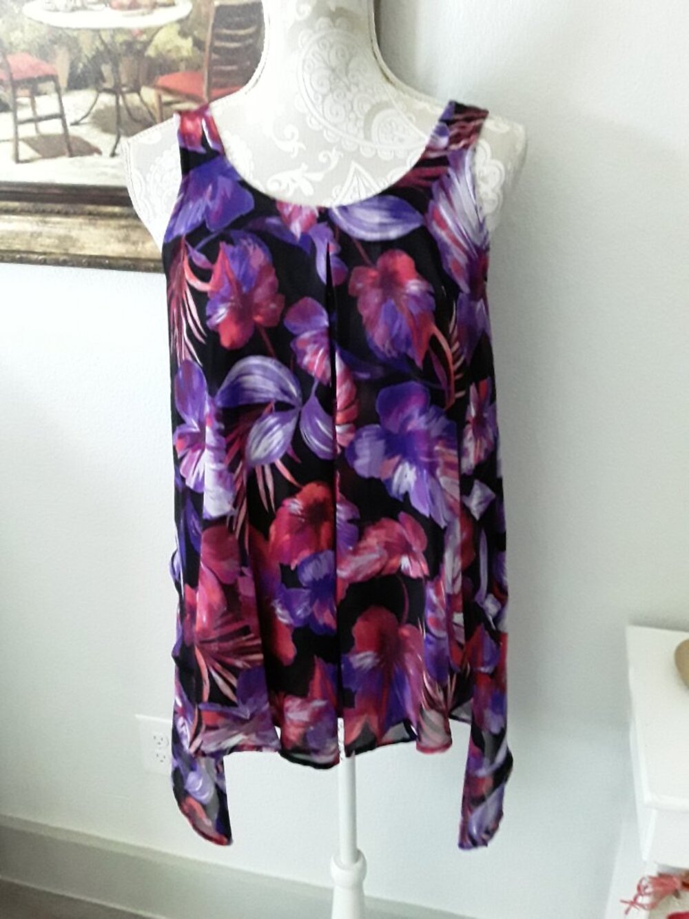 New J.T.B. lovely floral high low flare top size S